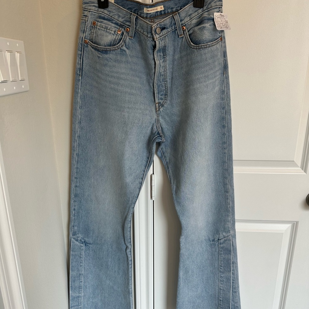 Levi’s Ribcage Split Flare